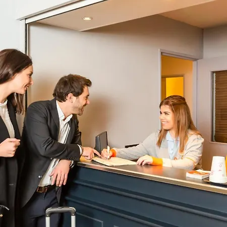 Aparthotel Adagio Access La Defense - Leonard De Vinci 3*