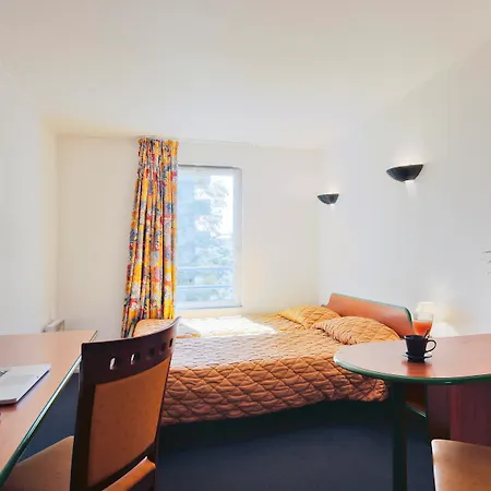 Adagio Access La Defense - Leonard De Vinci Апарт-отель Курбевуа