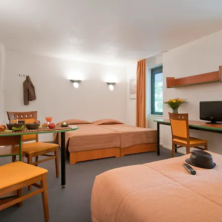 Adagio Access La Defense - Leonard De Vinci Апарт-отель