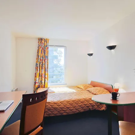 Adagio Access La Defense - Leonard De Vinci Курбевуа