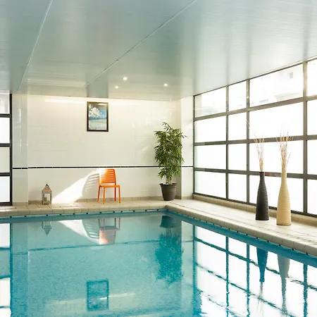Adagio Access La Defense - Leonard De Vinci Курбевуа