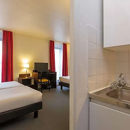 Adagio Access La Defense - Leonard De Vinci קורבוו