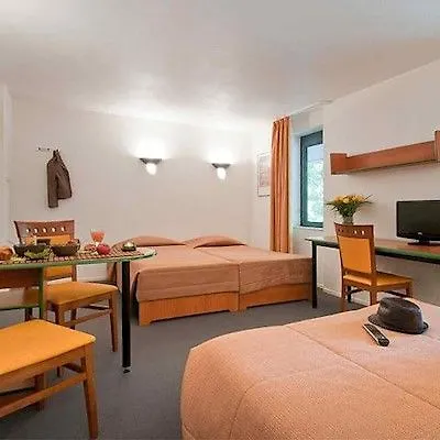 Adagio Access La Defense - Leonard De Vinci Курбевуа