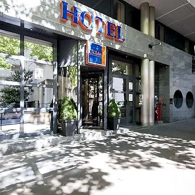 Adagio Access La Defense - Leonard De Vinci 3* קורבוו