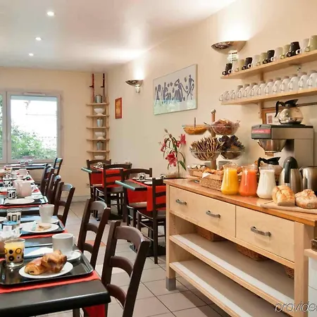 Apartmanhotel Adagio Access La Defense - Leonard De Vinci