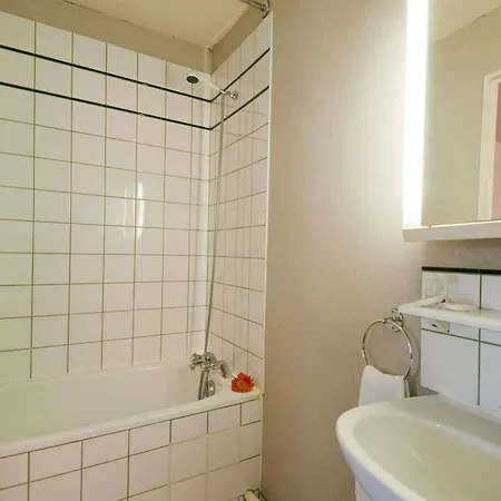 Adagio Access La Defense - Leonard De Vinci Apartmanhotel 3*