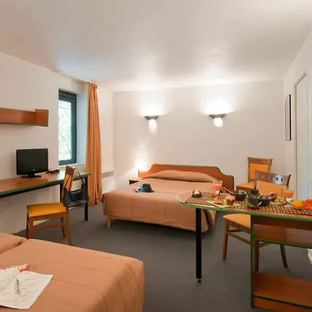 Adagio Access La Defense - Leonard De Vinci Апарт-отель