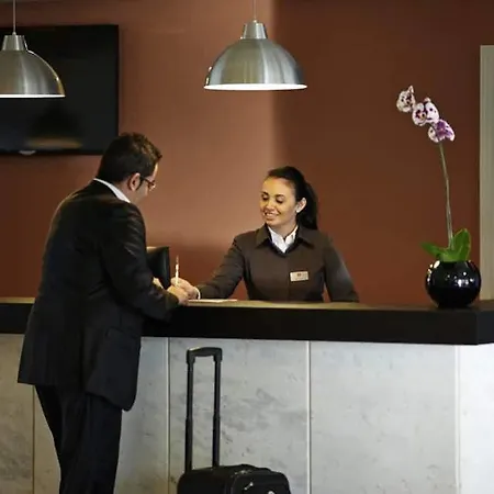 Adagio Access La Defense - Leonard De Vinci Apart Otel