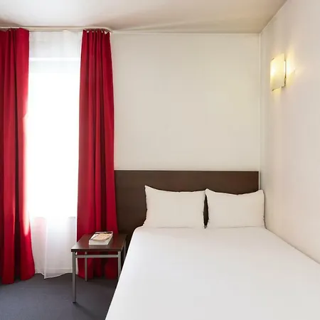 Апарт-отель Adagio Access La Defense - Leonard De Vinci Курбевуа